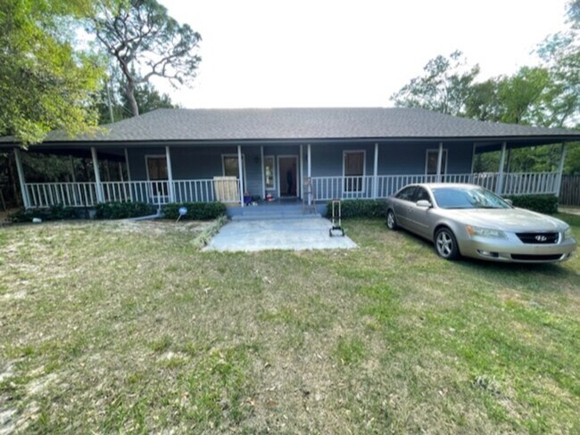 Building Photo - 9332 Trevarthon Rd