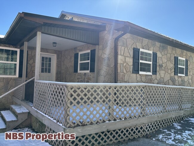 Photo - 143 McCully Ln