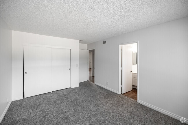 2BR, 2BA - 1,025SF - Primary Bedroom - Tustin View