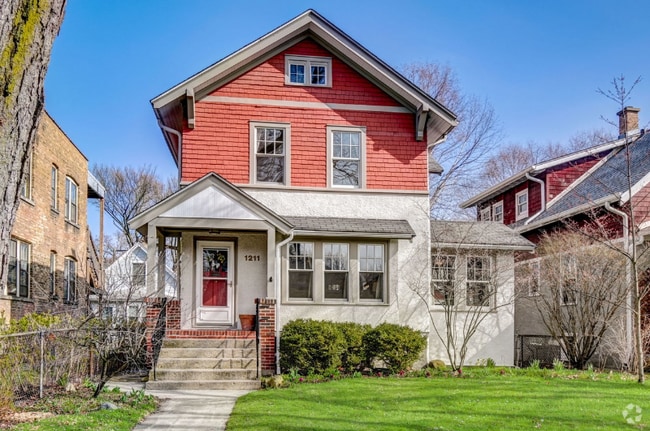 Building Photo - 1211 Cleveland St Rental