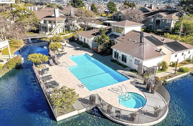 Photo - 15 Shoreline Ct Unit Coming Soon!