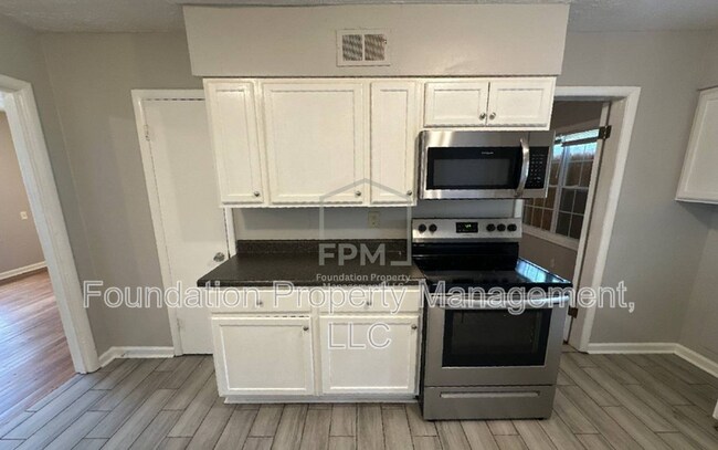Photo - 3710 Elm Park Rd