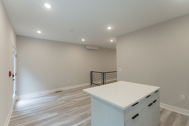 Photo - 665 N 35th St Unit 2