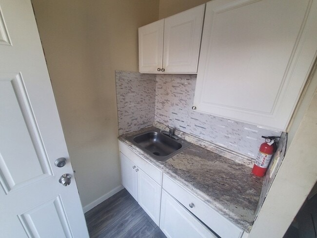 Photo - 14 Abbotsford St Unit 9