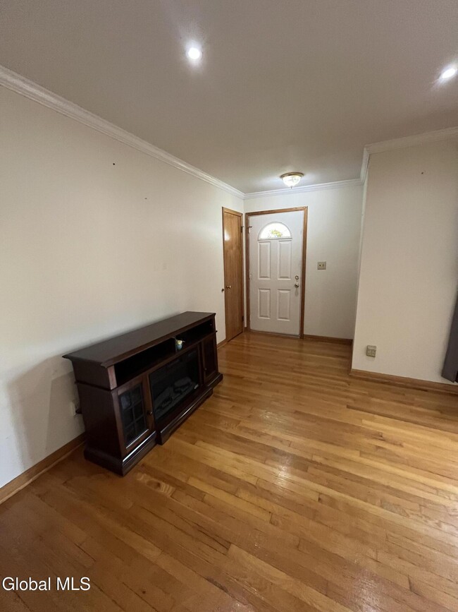180 Marshall Ave