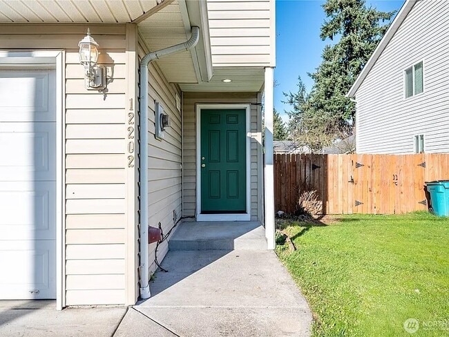 Photo - 12202 NE 39th St