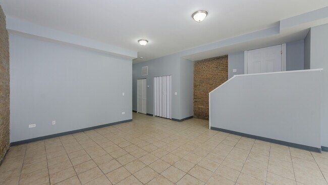 Photo - 6901 S Paxton Ave Unit G