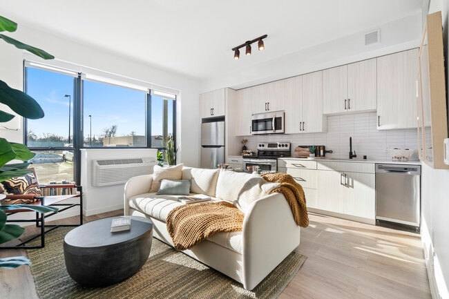 3725 Stinson