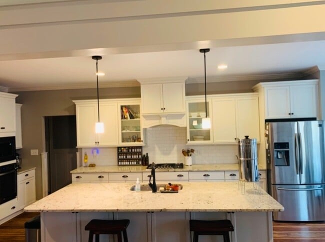 Photo - 712 Rookery Ln