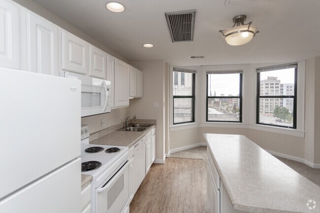 The Continental Towers at Vermont Place Apartments For