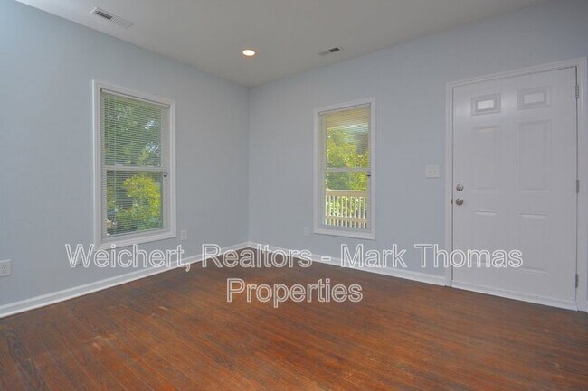 Photo - 1030 Cornell St Unidad 1030-B Cornell