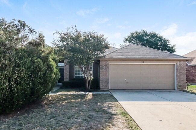 Building Photo - 742 River Oak Way