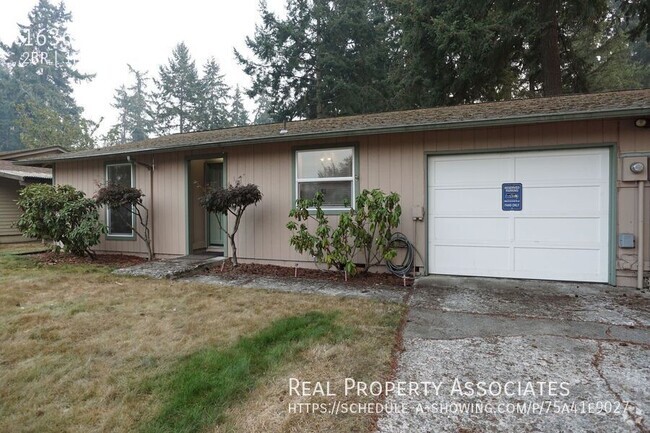 Building Photo - Cozy Two Bedroom Duplex in Tacoma Near Lew... Rental