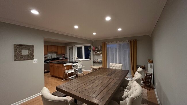 Photo - 42 W Taylor Rd