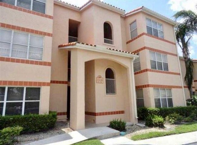 Photo - 3310 Pinewalk Dr N Unidad 1826 Rental