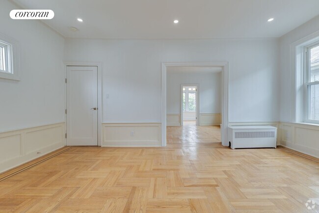 Building Photo - 152 E 53rd St Rental