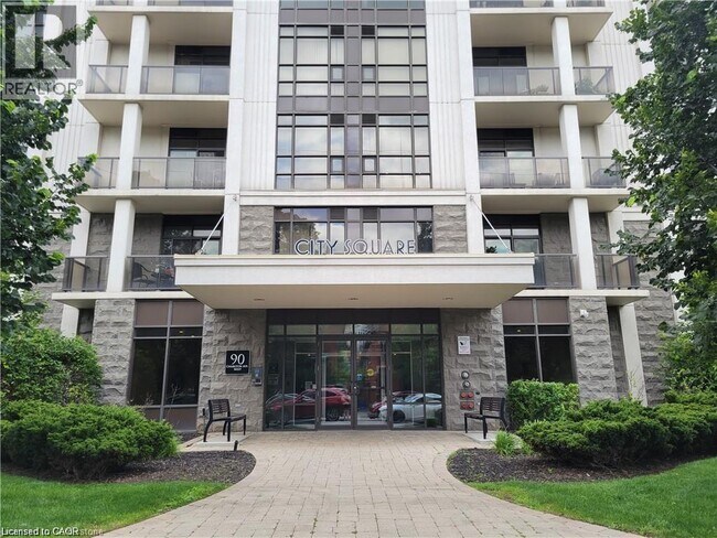 Photo - 90 Charlton Ave W Unit 208