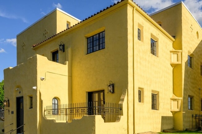 Spanish Apartments - Spanish Apartments