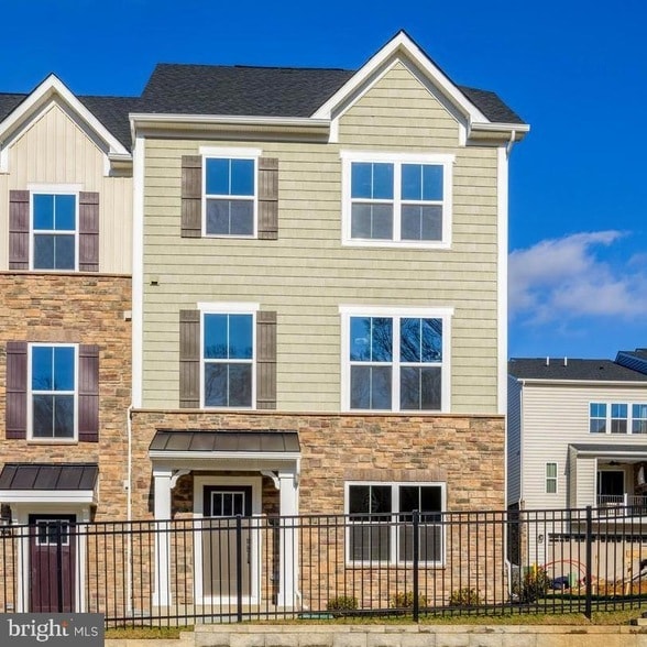 Building Photo - 223 Avalon Dr