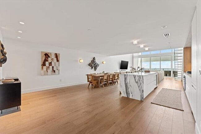 Photo - 1040 Biscayne Blvd Unit 1040 Biscayne Blvd # 4002