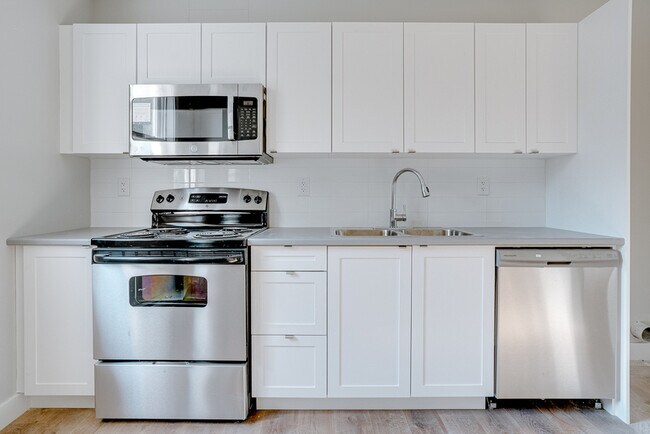 Photo - 164 Picton St E Unit 4