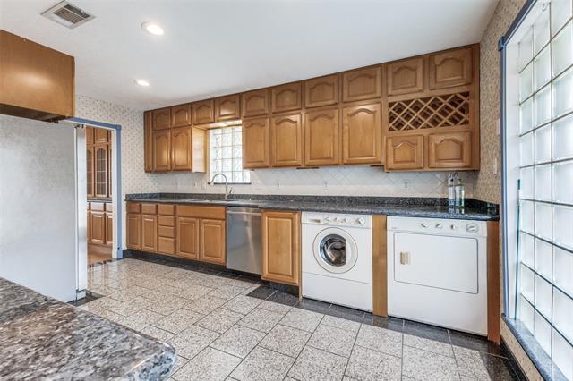 Photo - 9210 Larchwood Dr