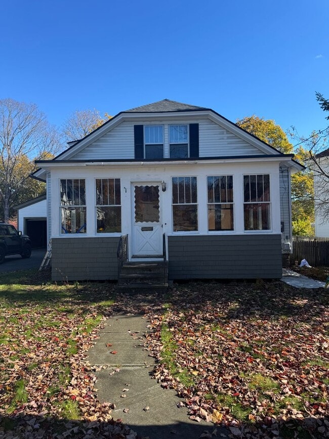 Building Photo - 3 Bedroom home in Lebanon