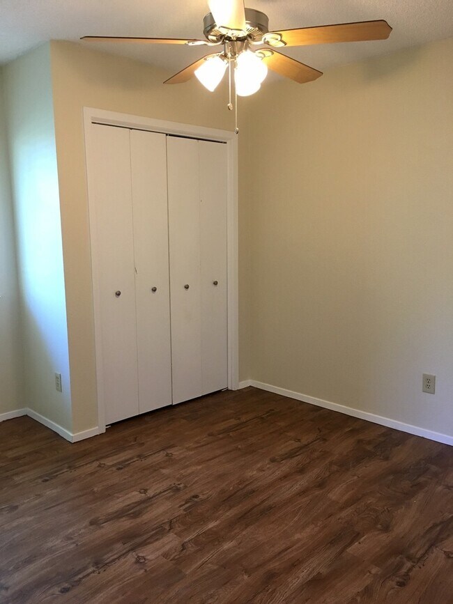 Photo - 1918 Gracy Farms Ln Unidad B