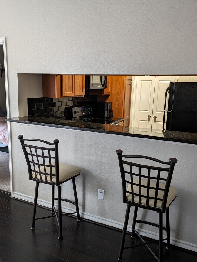 Photo - 3001 Cedar Unit 206