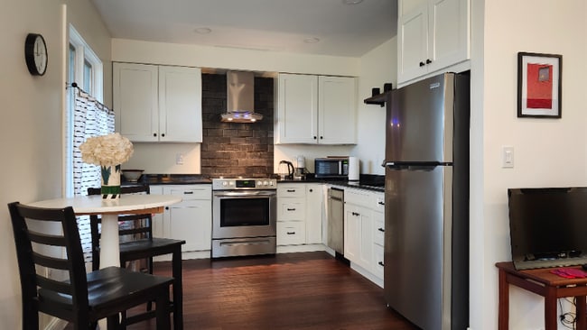 Photo - 365 Woodward Rd Unidad One bedroom fully furnished rental