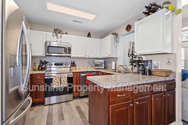 Photo - 5120 Glenwood Way