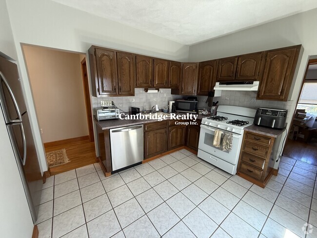 Building Photo - 49 Curtis Ave Unit 2A Rental