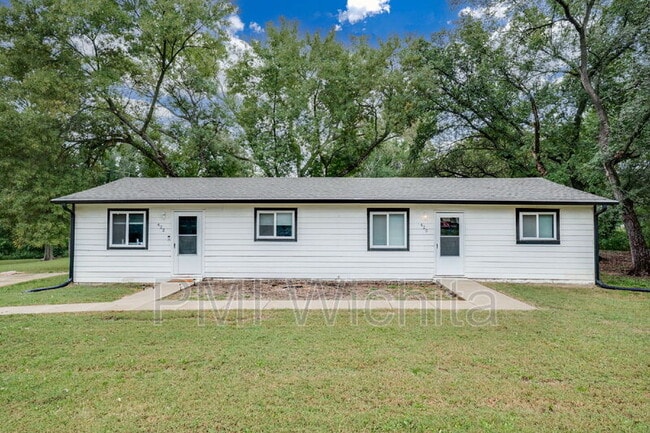 Building Photo - 420 W Mahoney Dr Rental