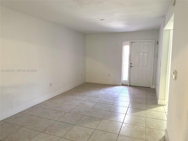 Photo - 1260 SE 28th Ct Unidad 104