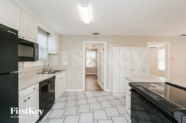 Photo - 7309 N Dartmouth Ave