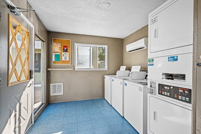 Tambaleo Apartments