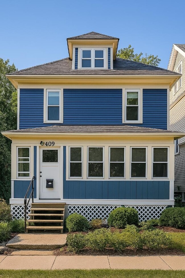 Photo - 409 Rowland St