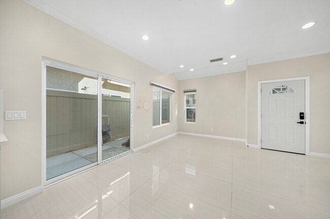 Photo - 342 Pasadena Ave