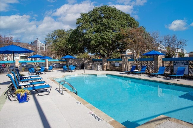 Building Photo - Regatta