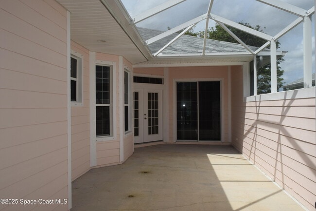 Photo - 1170 Eleuthera Dr NE