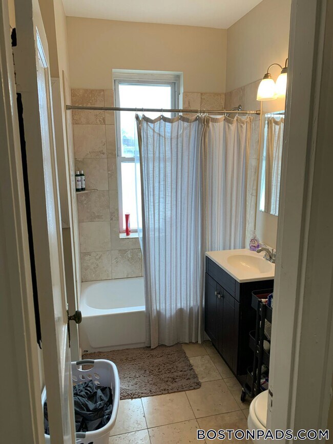 Photo - 1197 Commonwealth Ave Unidad 17