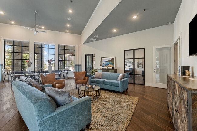 Resident Clubhouse - Auberge of Burleson