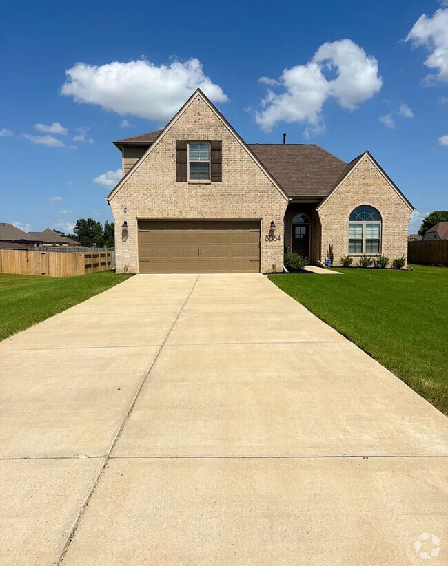 Building Photo - 8847 Yorktown Dr Rental