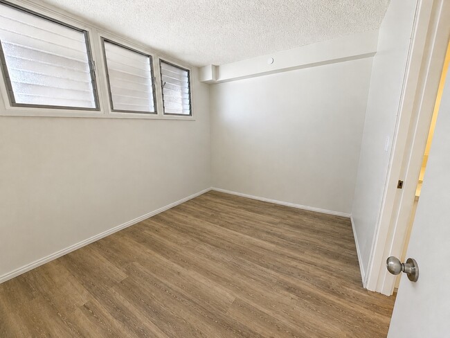Photo - 780 Amana St