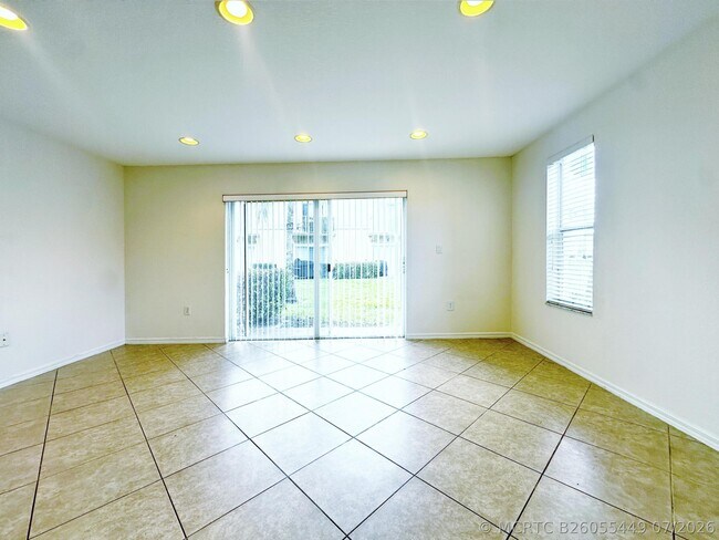 Photo - 3035 SW 129th Way Unit 143