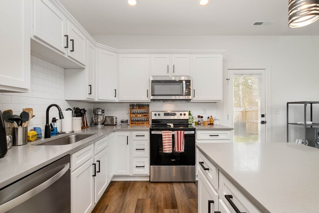 Photo - 2703 Wells St