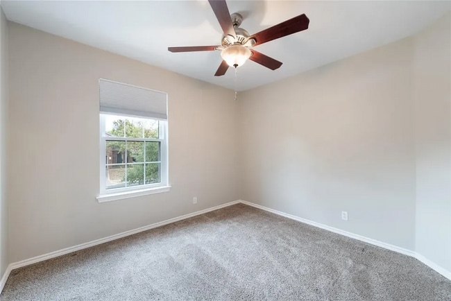 Photo - 5042 Cleves St