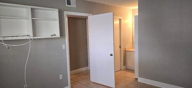 Photo - 301 Palm Way Unidad 107