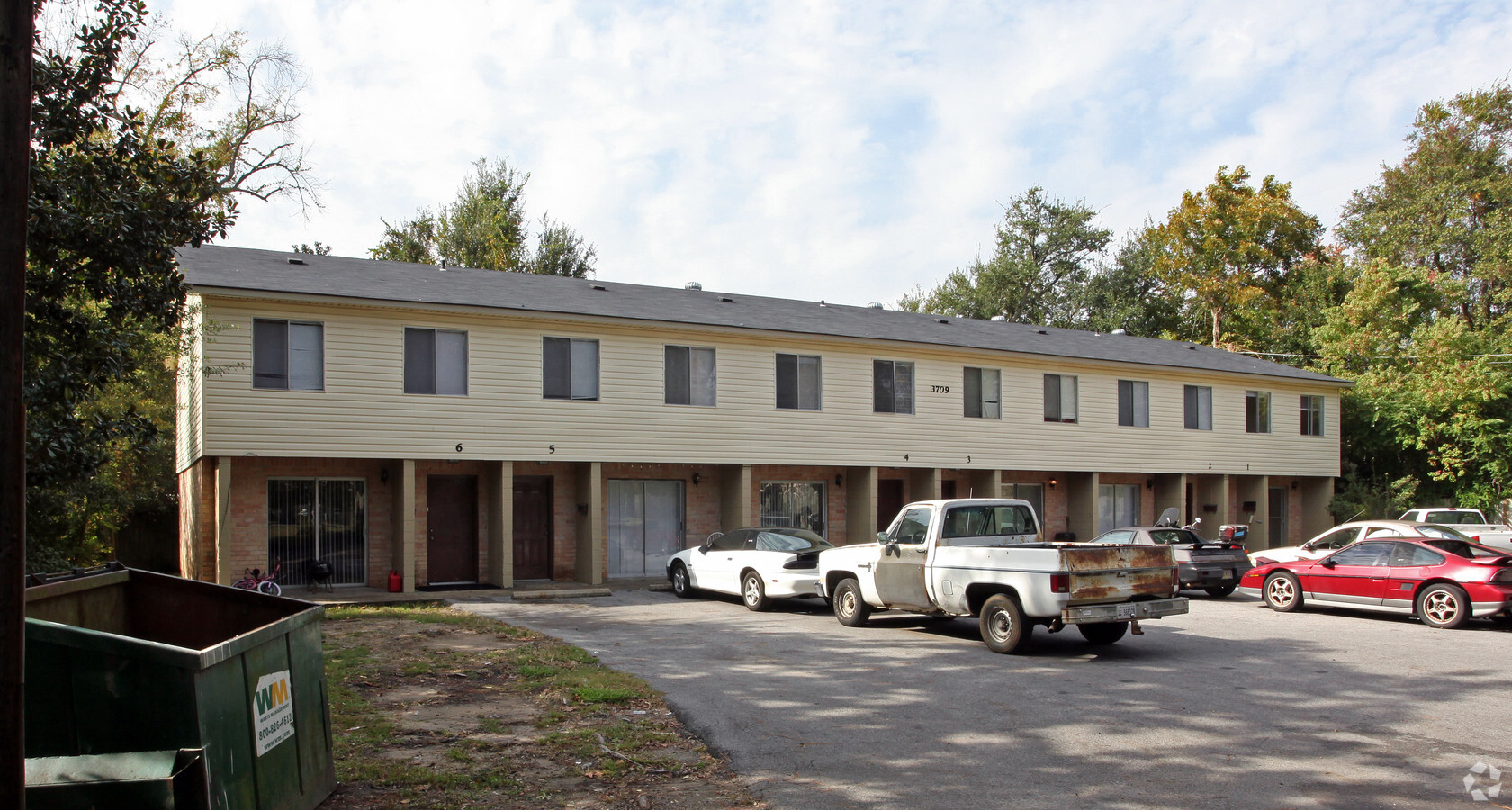 Photo - 3709 Oakridge St Apartments