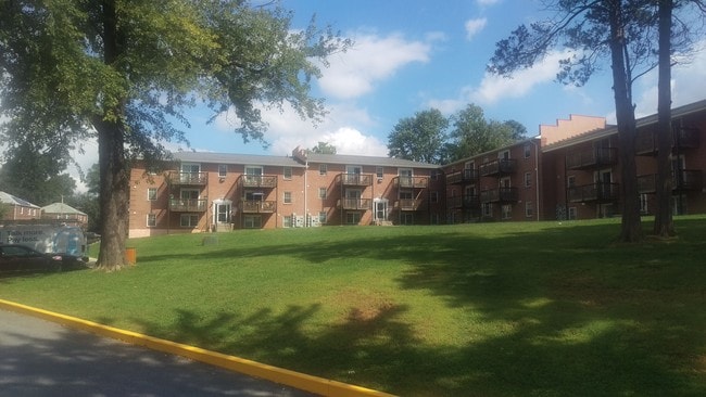 Photo - Mayflower Apartments